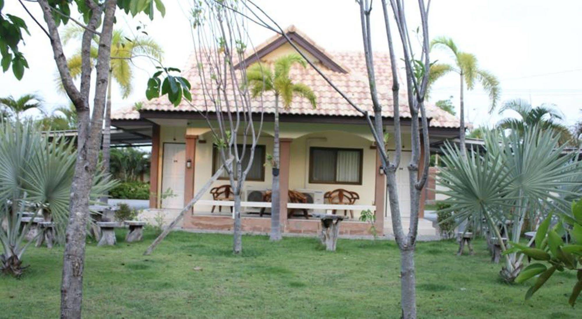 Saraburi Garden Resort Bagian luar foto