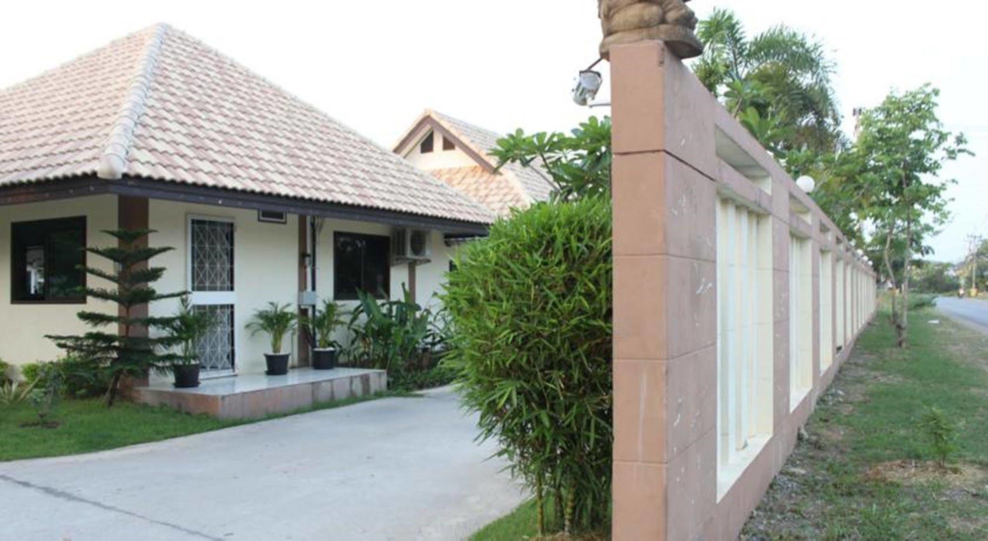Saraburi Garden Resort Bagian luar foto