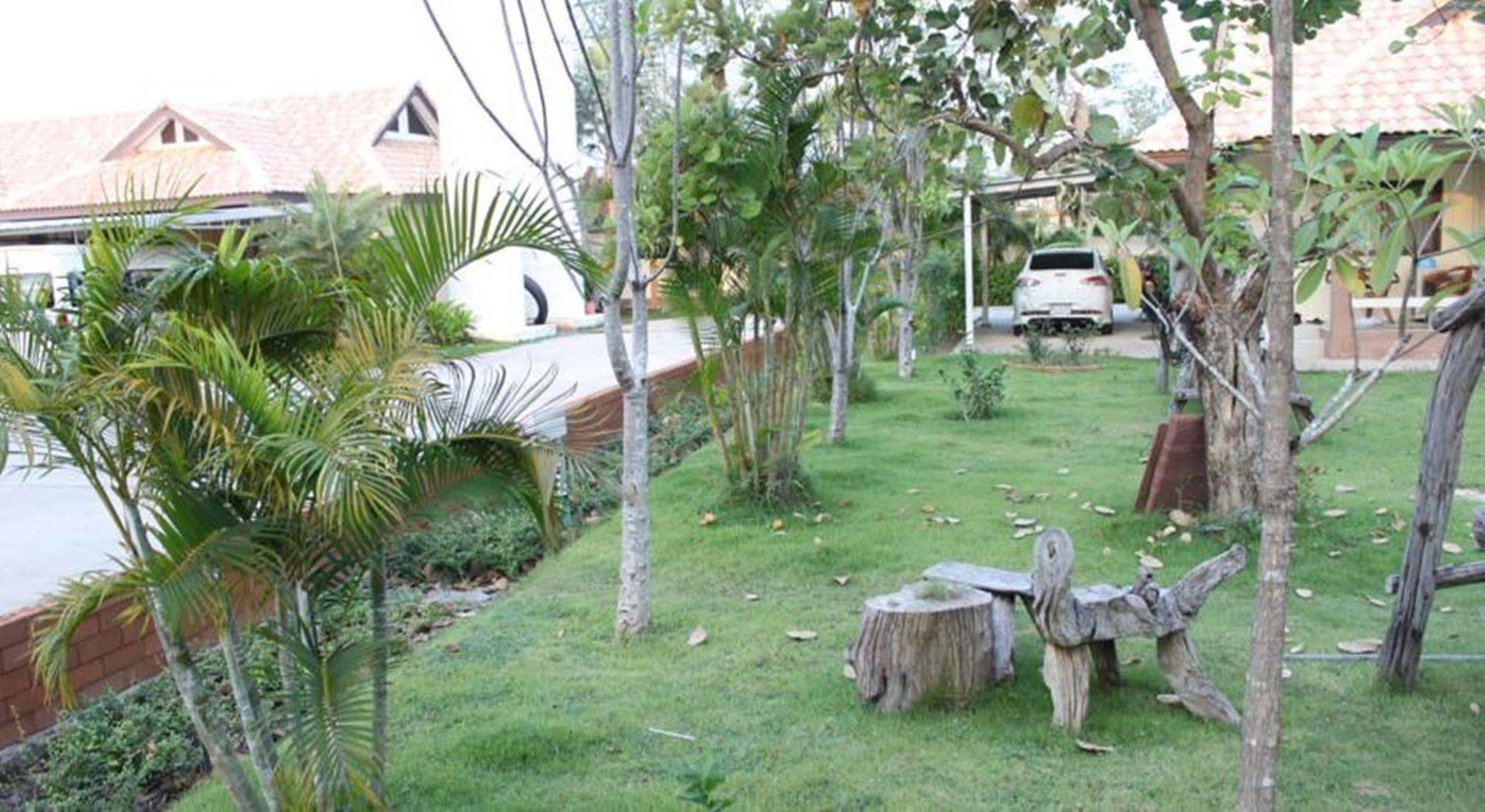 Saraburi Garden Resort Bagian luar foto
